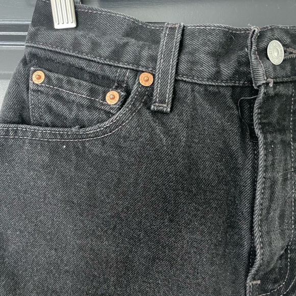 Levi black distressed shorts - fits like a 24 - Picture 5 of 9